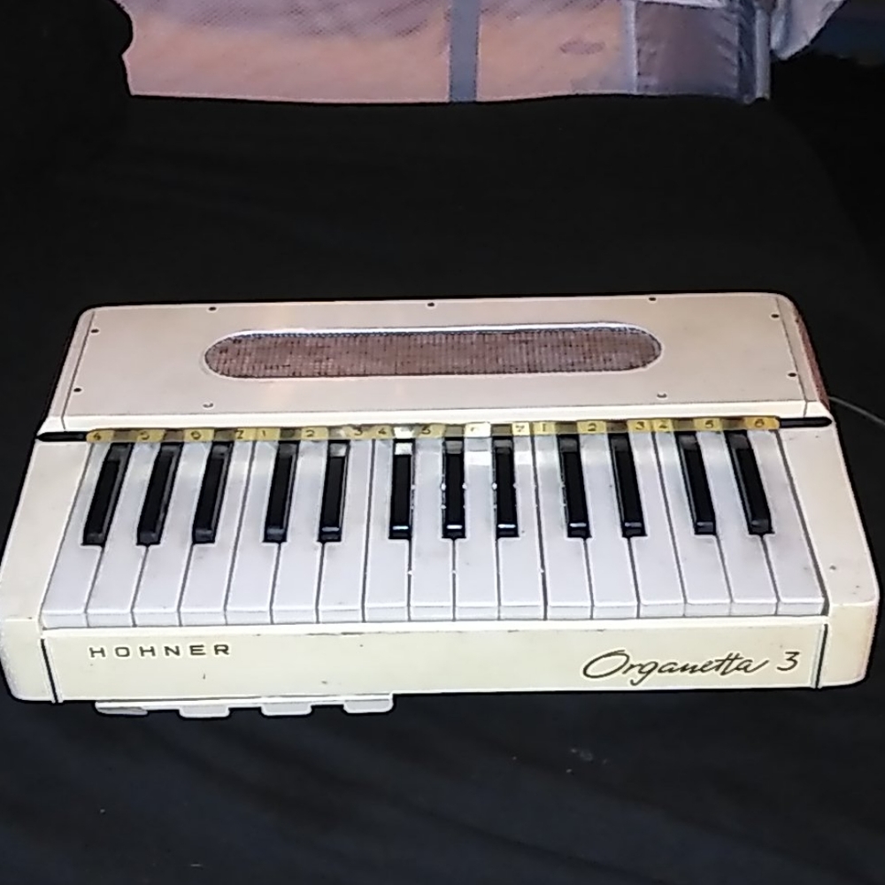 Hohner organetta 3 piano antique/ vintage